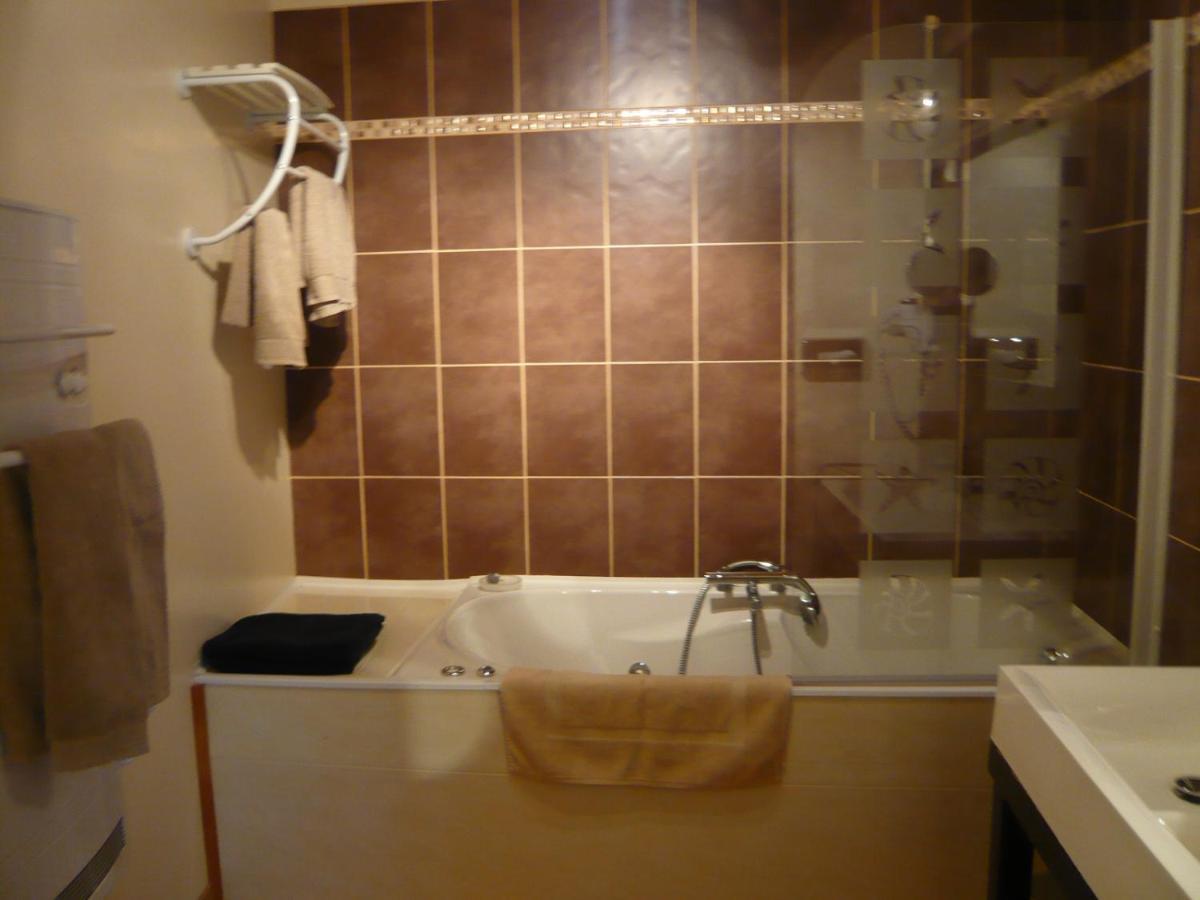Chambres Et Roulotte De La Gentilhommiere Chazey-sur-Ain Dış mekan fotoğraf