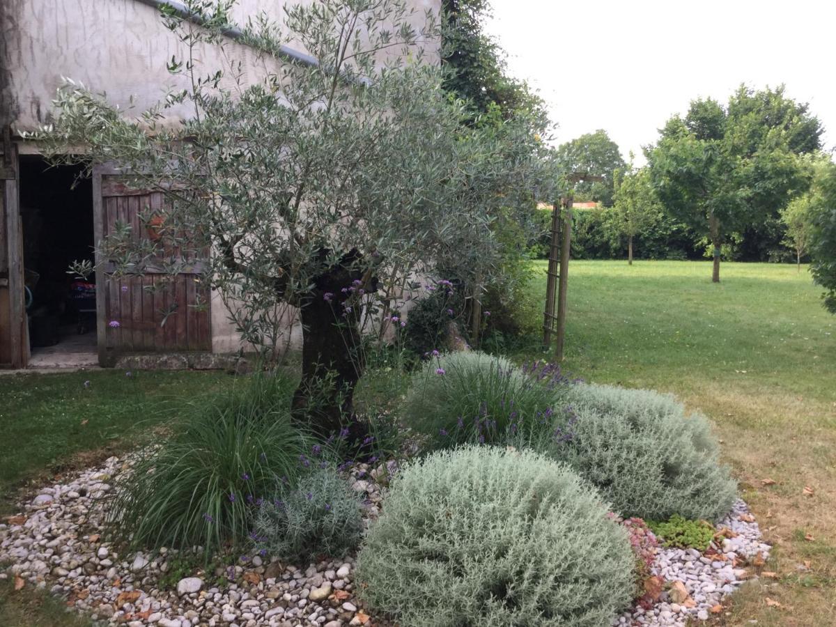 Chambres Et Roulotte De La Gentilhommiere Chazey-sur-Ain Dış mekan fotoğraf